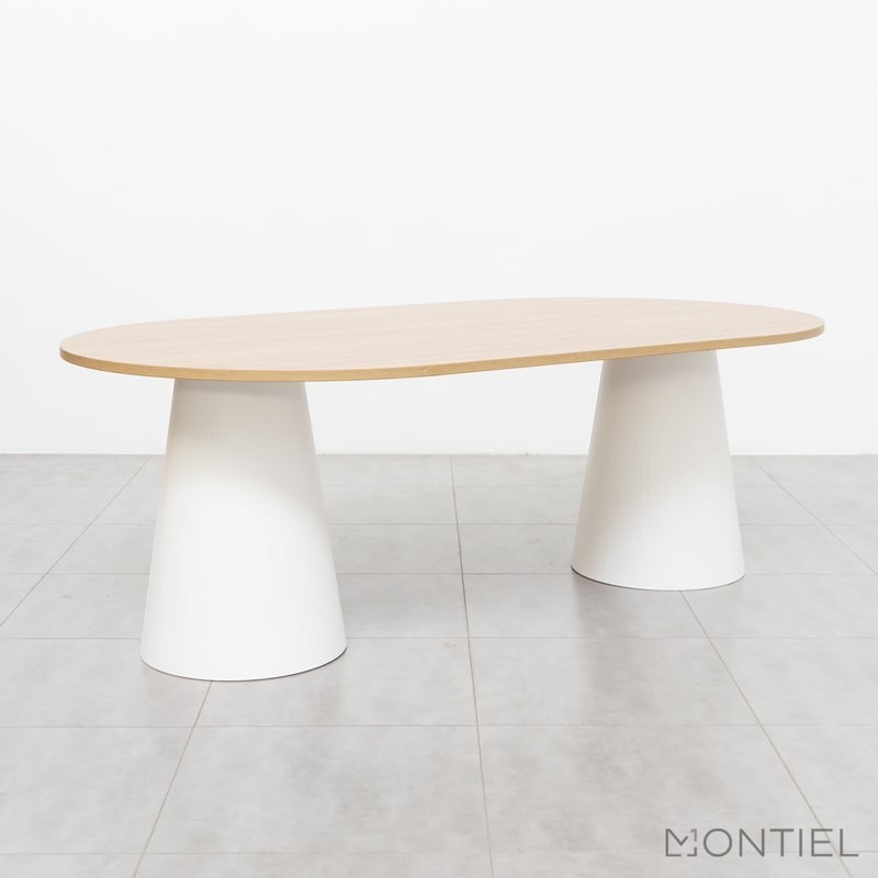 mesa de reuniones moderna