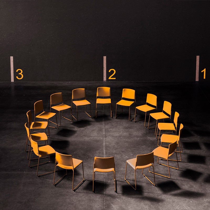 Silla de diseño EMA de ENEA - Muebles Montiel