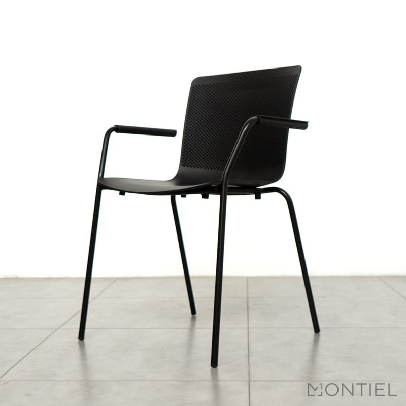 Silla 4 patas con Brazos Negra Glove de Forma5 - Montiel