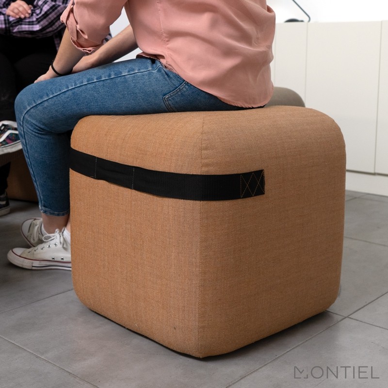 Puff Marrón con Ruedas Diseño Season de Viccarbe - Montiel