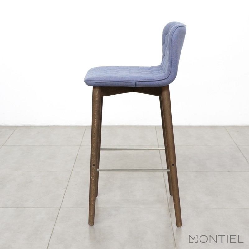 Taburete Azul con Respaldo Tapizado Tea de Sancal - Montiel