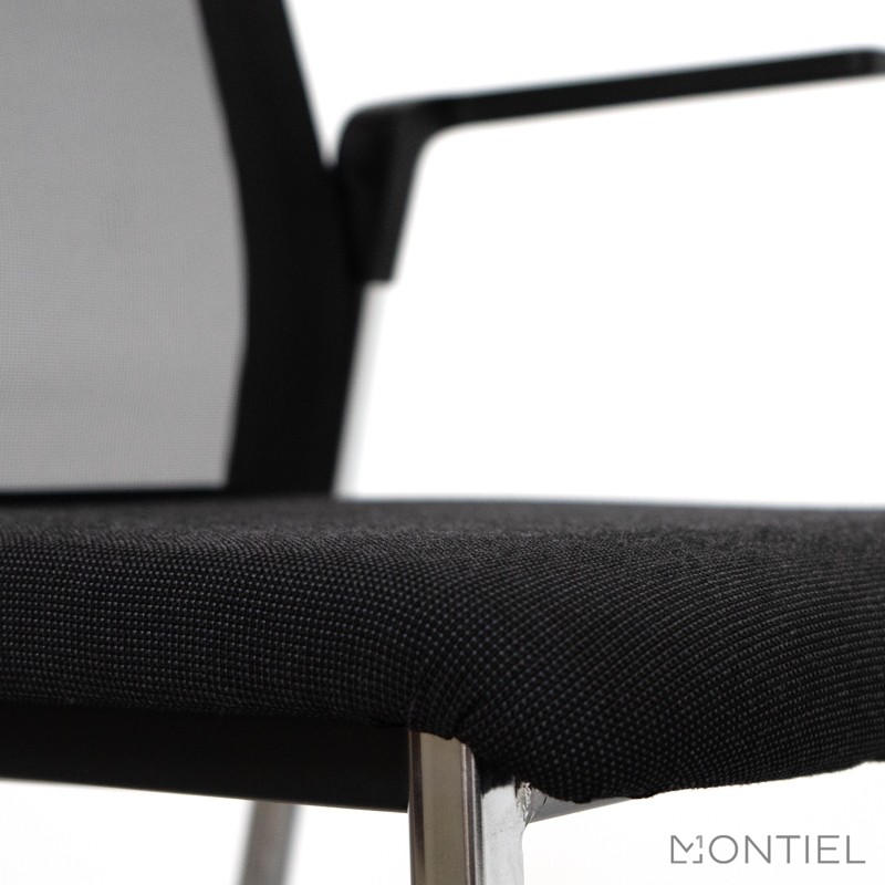 Silla Confidente con Brazos Fijos Plural de Forma 5