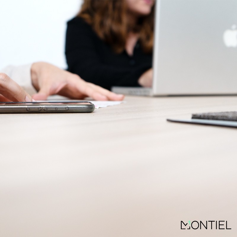 ▷ Mesa de Reunión Sharp de Herpesa - Oficinas Montiel