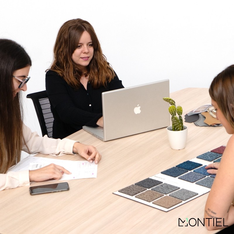 ▷ Mesa de Reunión Sharp de Herpesa - Oficinas Montiel