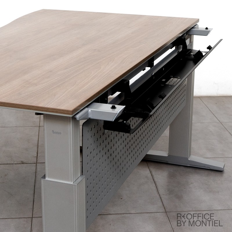 Mesa Escritorio Elevable con Faldón Level Lift de Bene - Montiel