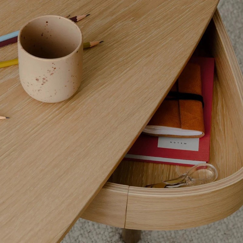 Duende Desk de Umage | Escritorio de diseño de acabado oak