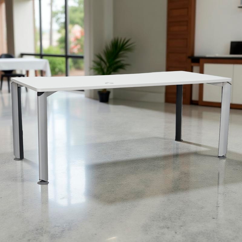 Mesa Madera Blanca con Patas Tubulares MM1681 - Montiel