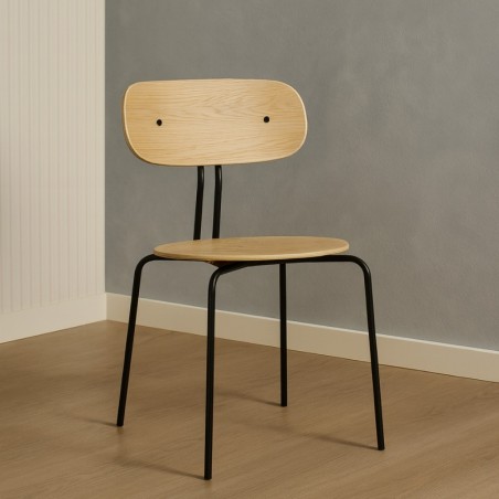 Curious Dining Chair de Umage | Silla de diseño nórdico apilable y versátil