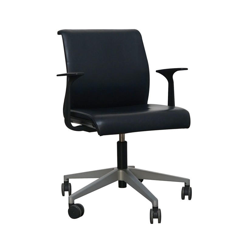 Silla Confidente Piel Negra con Ruedas de Steelcase - Montiel