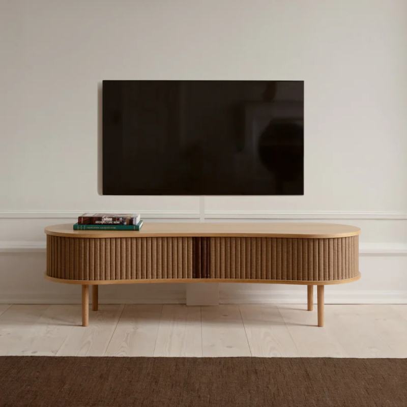 Audacious TV Bench de Umage |Diseño escandinavo con puertas tambour