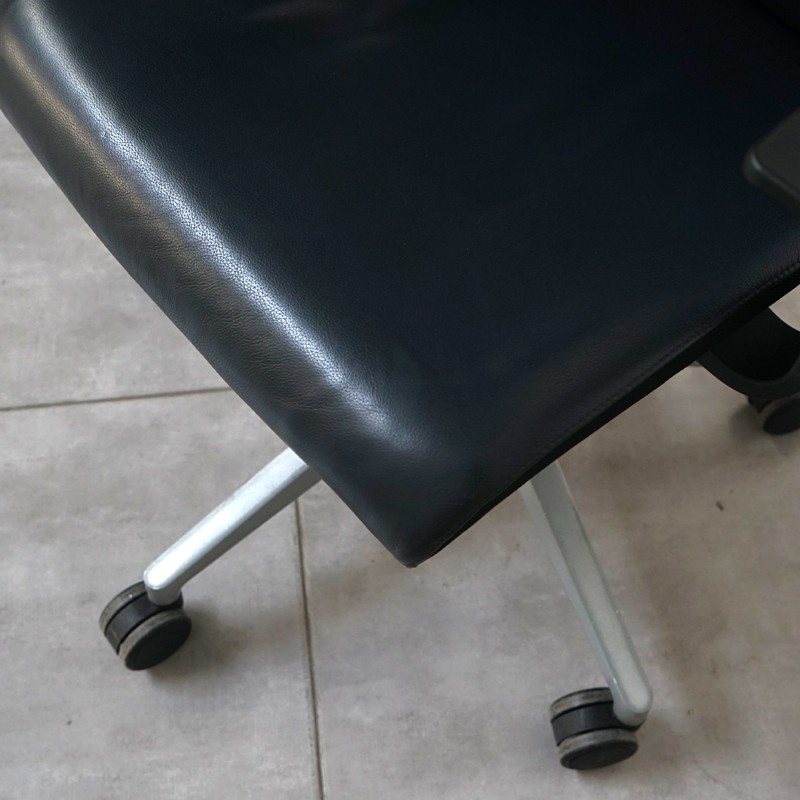 Silla Confidente Piel Negra con Ruedas de Steelcase - Montiel