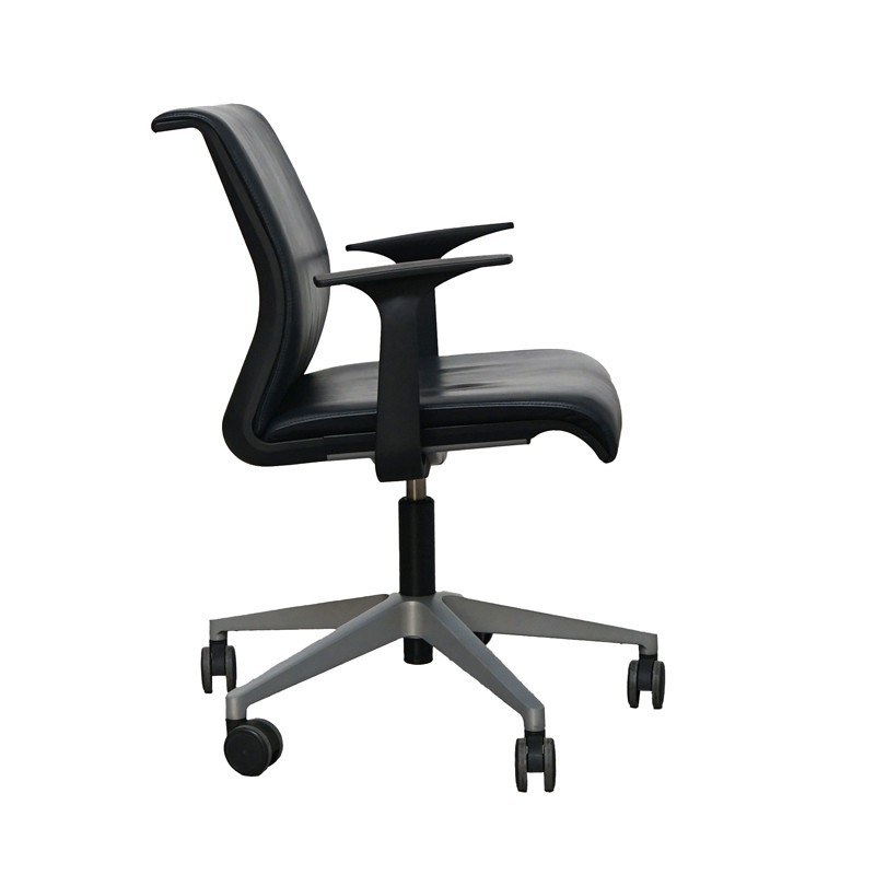 Silla Confidente Piel Negra con Ruedas de Steelcase - Montiel