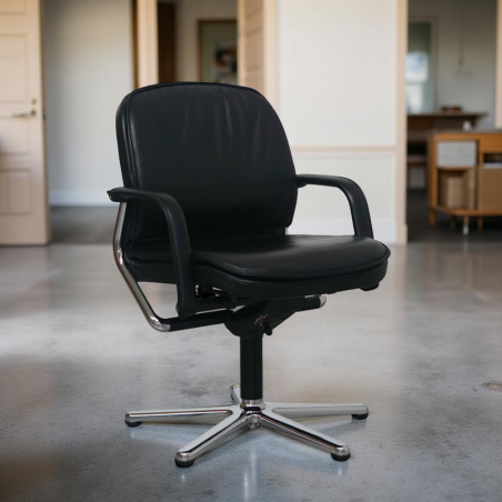 Silla Piel Negra con Asiento Giratorio de Wilkhahn - Montiel