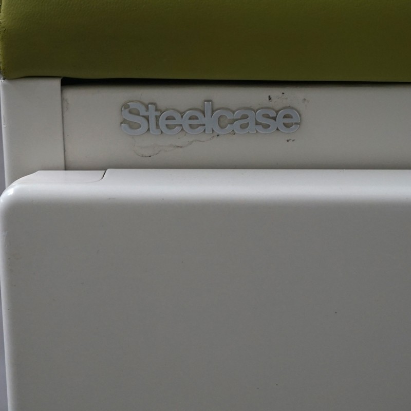 Cajonera Blanca Oficina Tapa Verde de Steelcase - Montiel