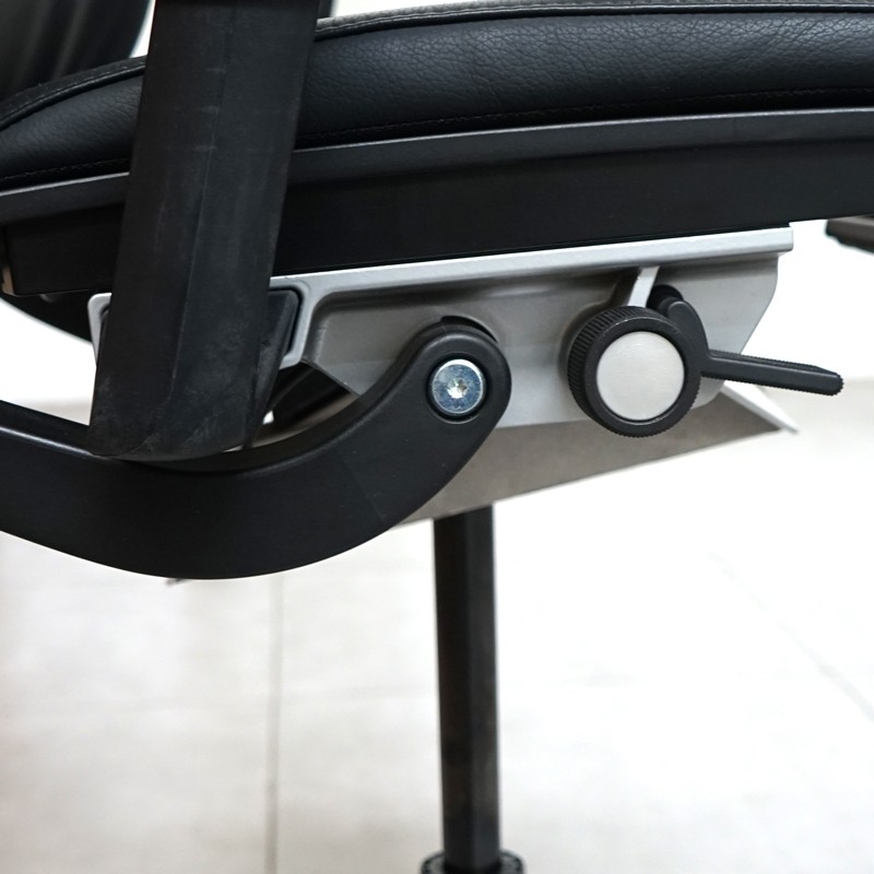 Silla Giratoria Oficina de Piel Think de Steelcase - Montiel