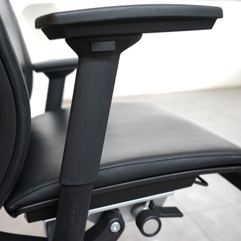 Silla Giratoria Oficina de Piel Think de Steelcase - Montiel