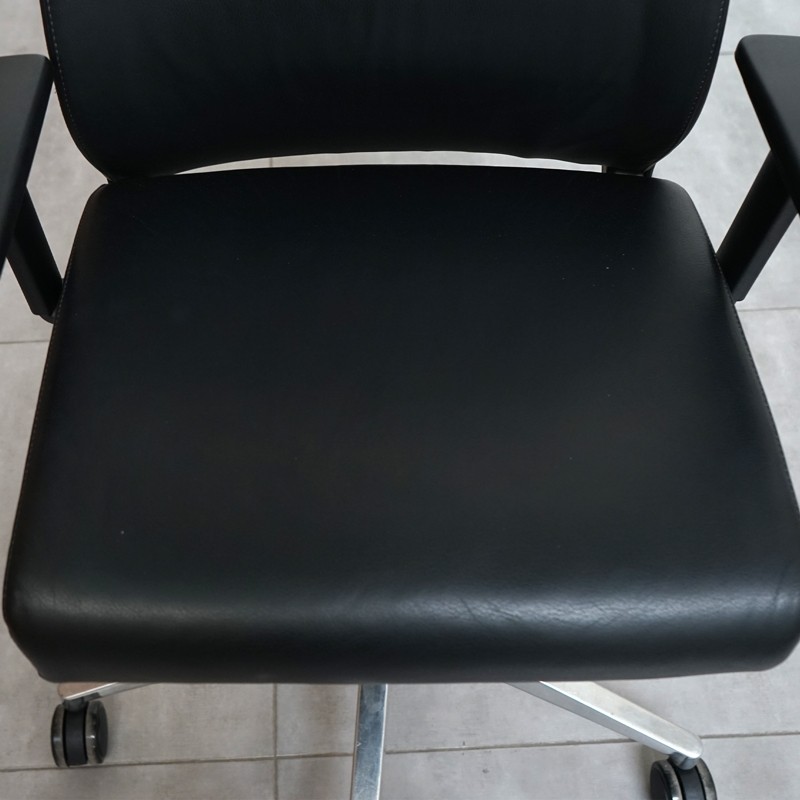 Silla Giratoria Oficina de Piel Think de Steelcase - Montiel