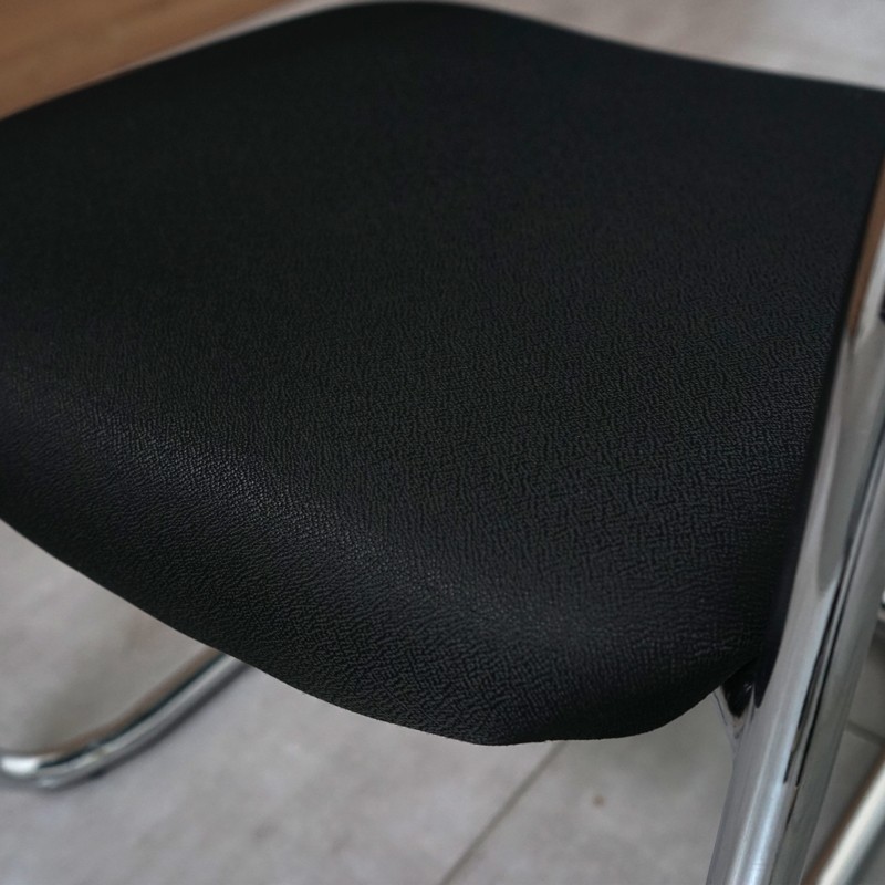 Silla Oficina Confidente Respaldo Malla MM1702 de Montiel