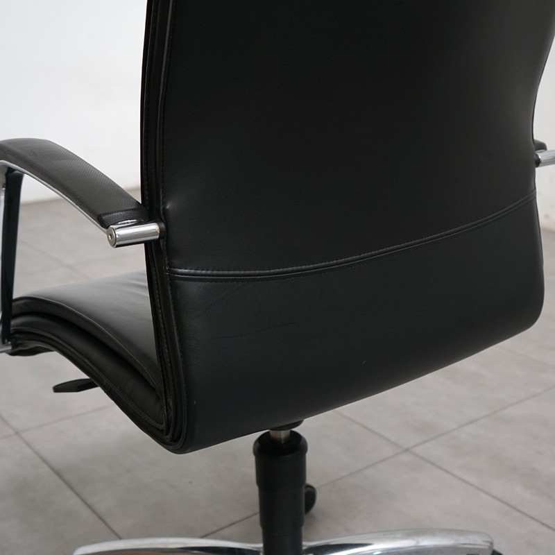 Sillón Giratorio Oficina Negro de Versoni - Montiel