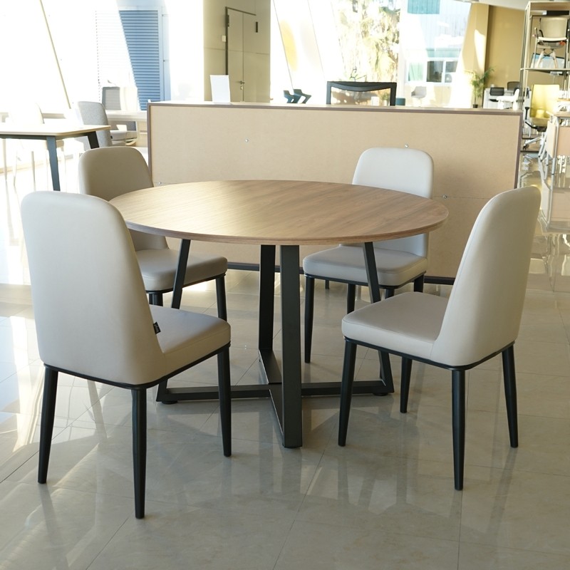 Pack de Mesa y Sillas de Oficina de Bogal - Montiel