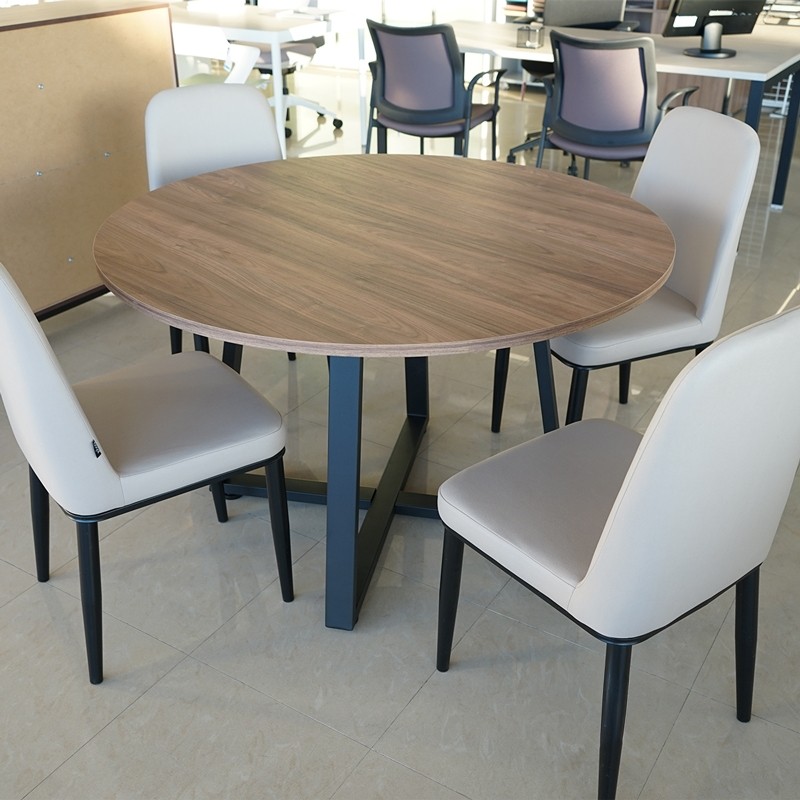 Pack de Mesa y Sillas de Oficina de Bogal - Montiel