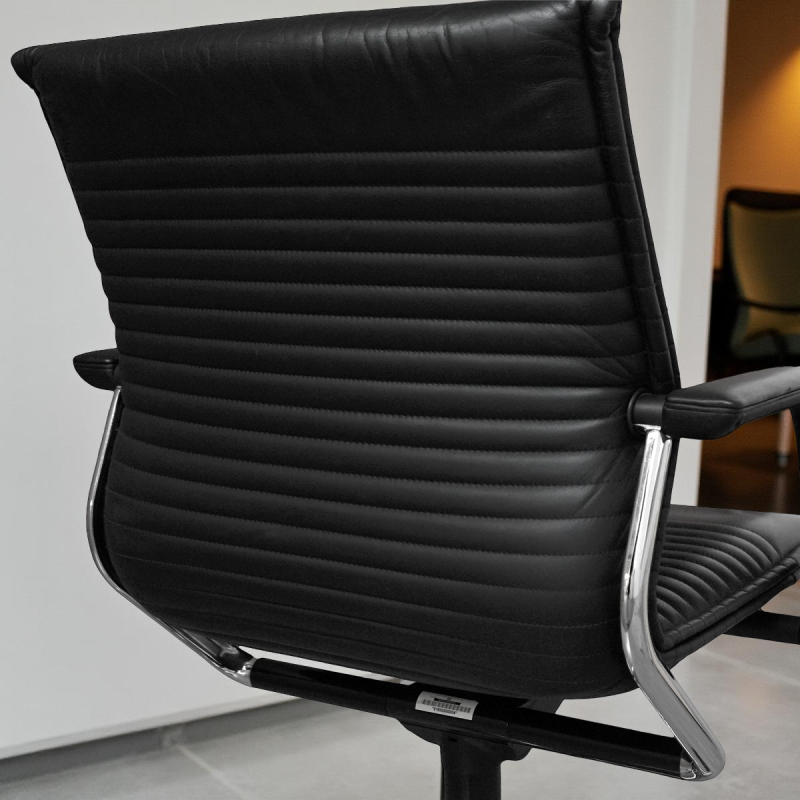 Sillón Despacho Giratorio Piel Negra de Wilkhahn - Montiel