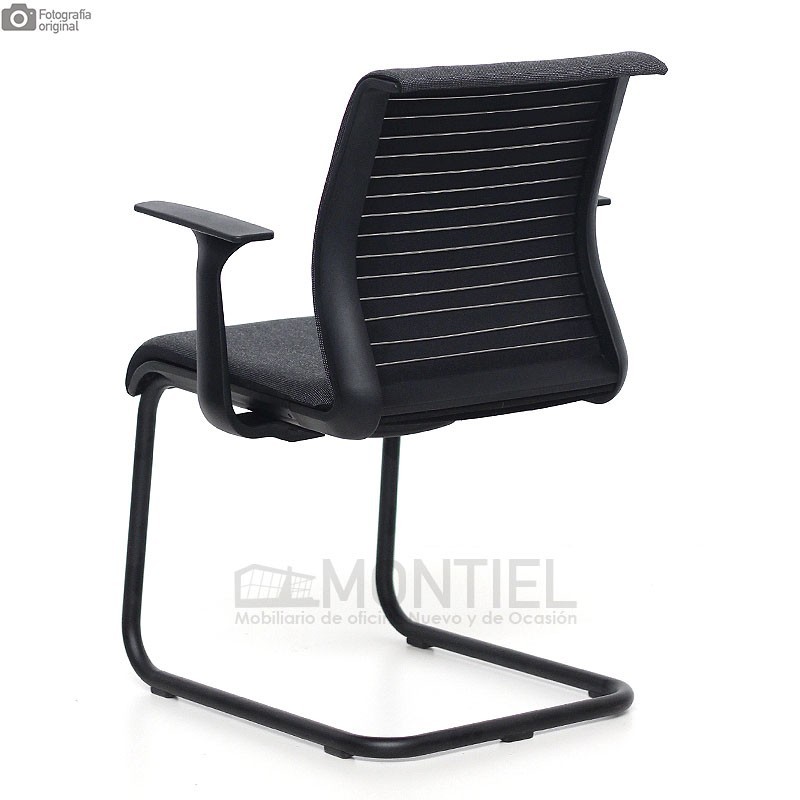 Silla confidente acolchada Think de Steelcase