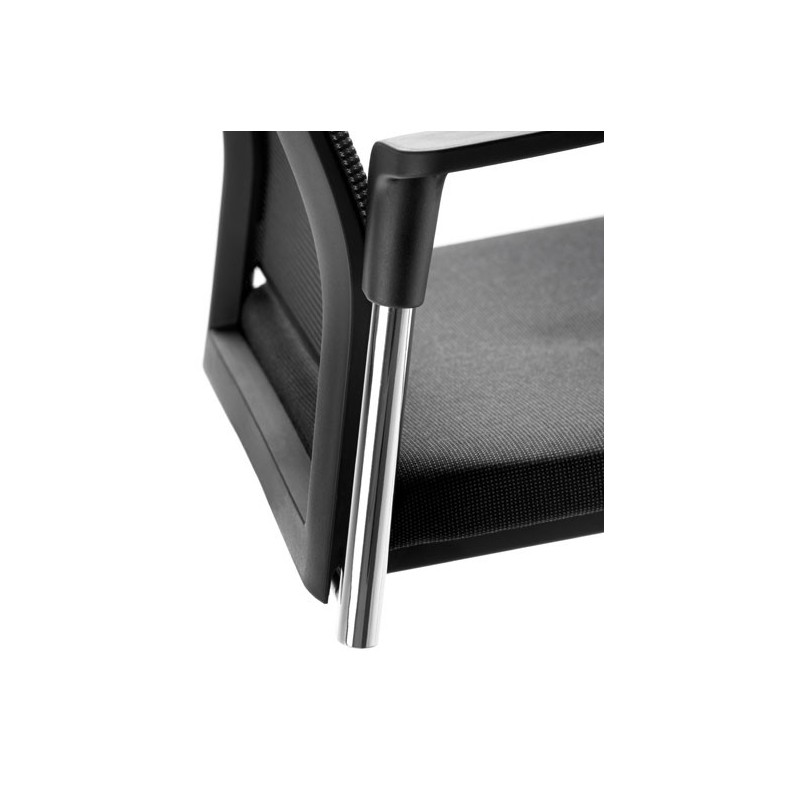 Detalle Pata Cromada Silla Confidente Plural de Forma 5