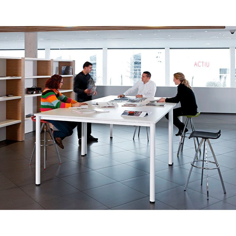 Mesas de reuniones para tus charlas formativas. Compra tu mesa de reuniones al mejor precio con las rebajas de Muebles Montiel.