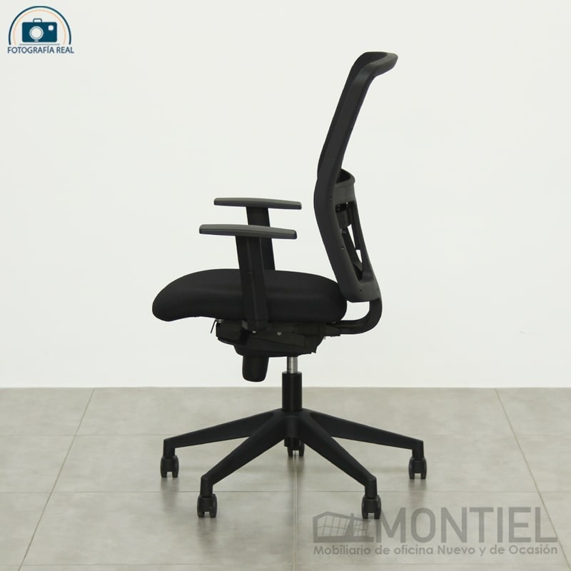 Silla para oficina de tela con apoyo lumbar y respaldo de malla