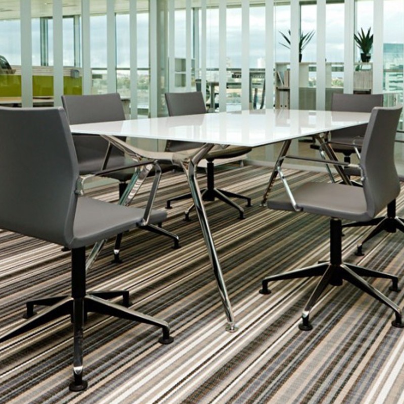 Mesas de Reunión ARKITEK de ACTIU con tablero de cristal blanco o translúcido