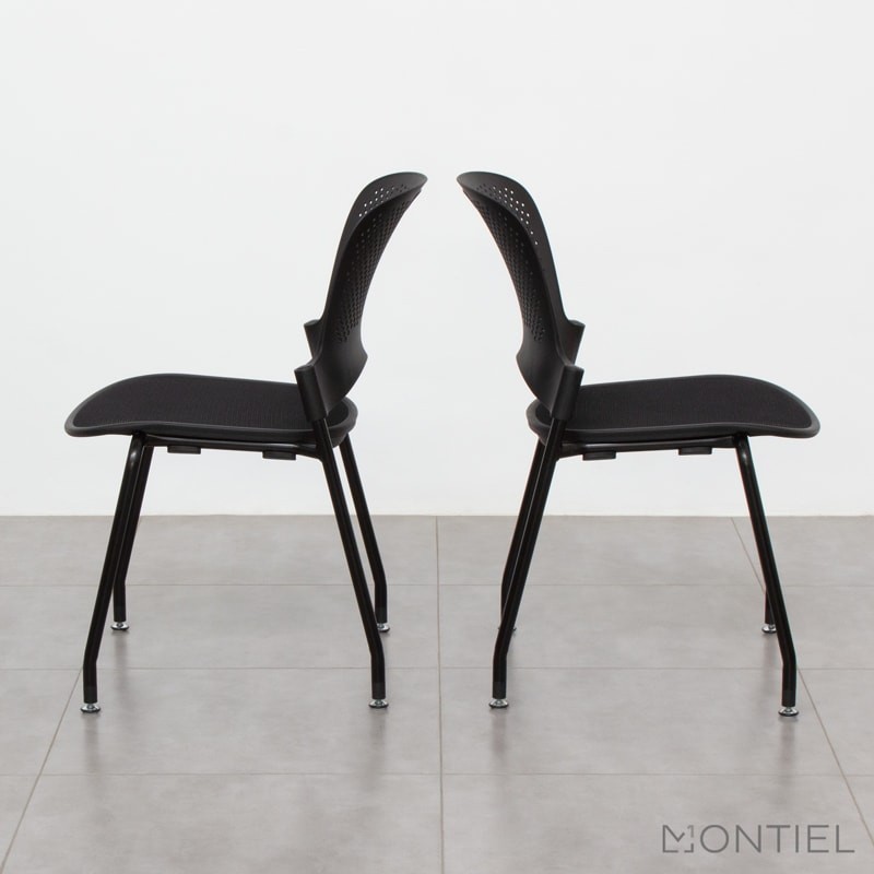 ▷ Silla Confidente Negra Caper de Herman Miller - Muebles Montiel