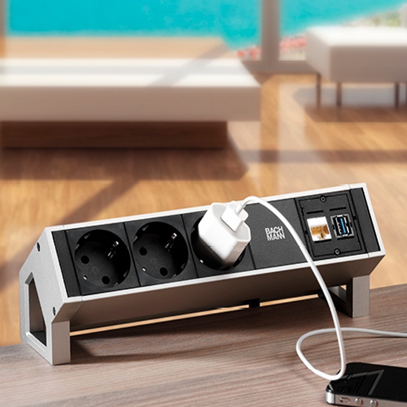 ▷ Pasacables Rectangular 3 enchufes schuko Desk2