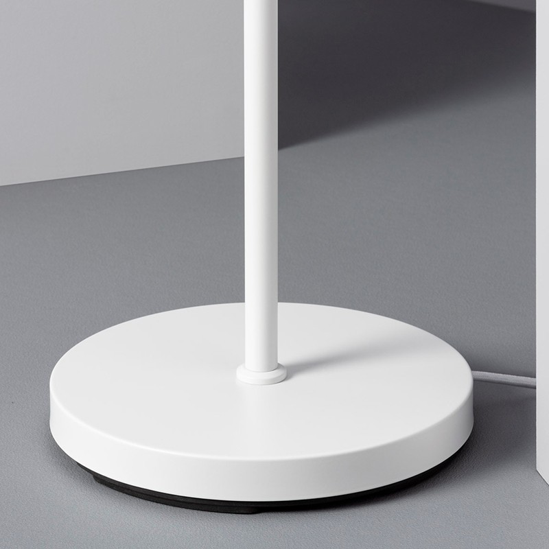 Lámpara de Pie estilo Nórdico Irvine - Montiel