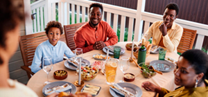 Mesa para 14 personas: medidas ideales y consejos de diseño