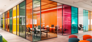 Cómo Incorporar Espacios para Brainstorming Dinámico en Oficinas Modernas